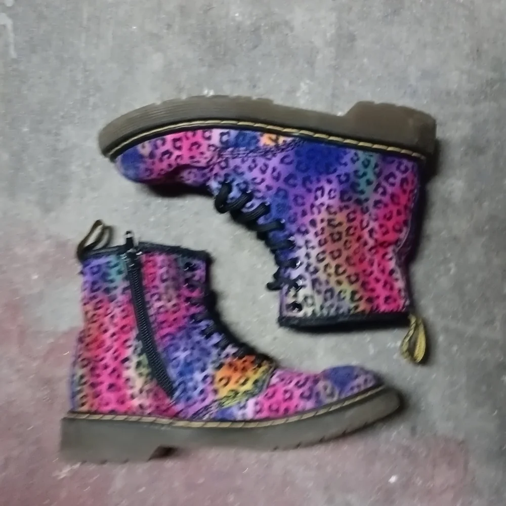 Dr. Martens 1460 Rainbow Leopard Boots Kids 13 - Picture 3 of 7